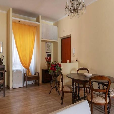 Elegante Appartamento Centrale Рим Екстер'єр фото