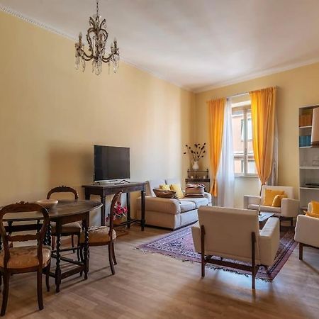Elegante Appartamento Centrale Рим Екстер'єр фото