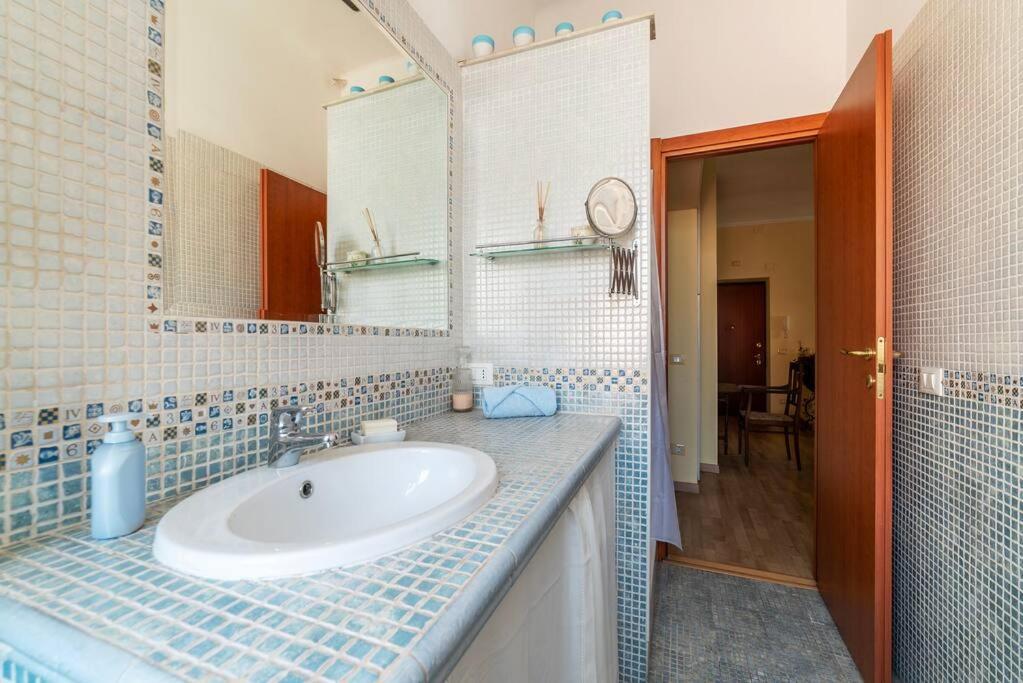Elegante Appartamento Centrale Рим Екстер'єр фото