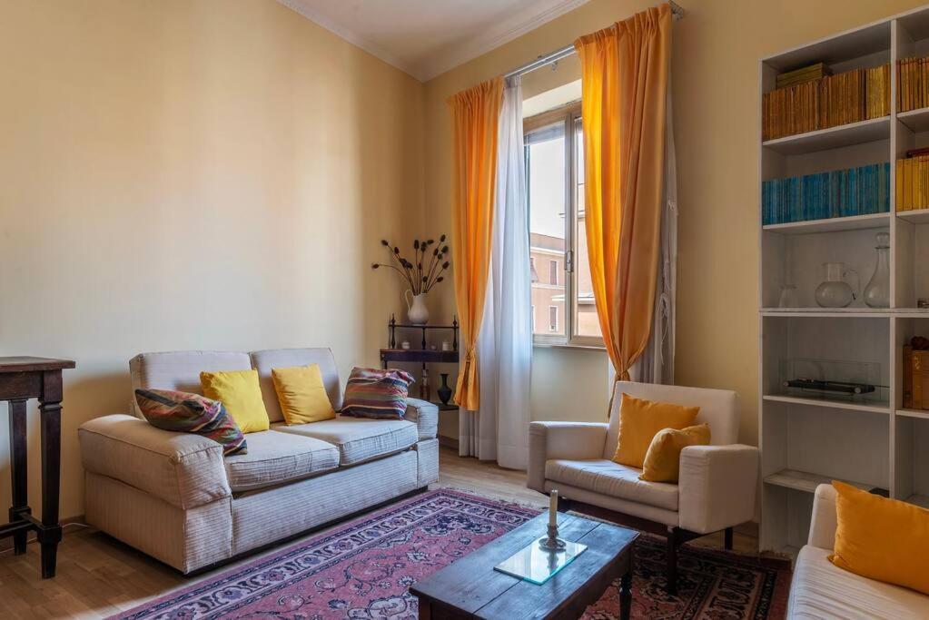 Elegante Appartamento Centrale Рим Екстер'єр фото