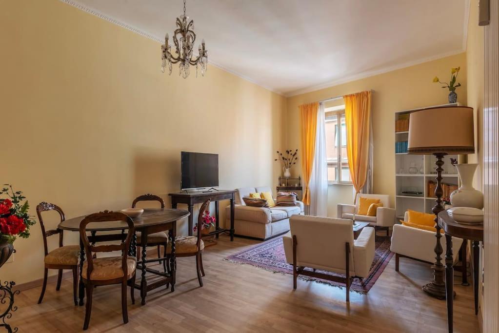 Elegante Appartamento Centrale Рим Екстер'єр фото