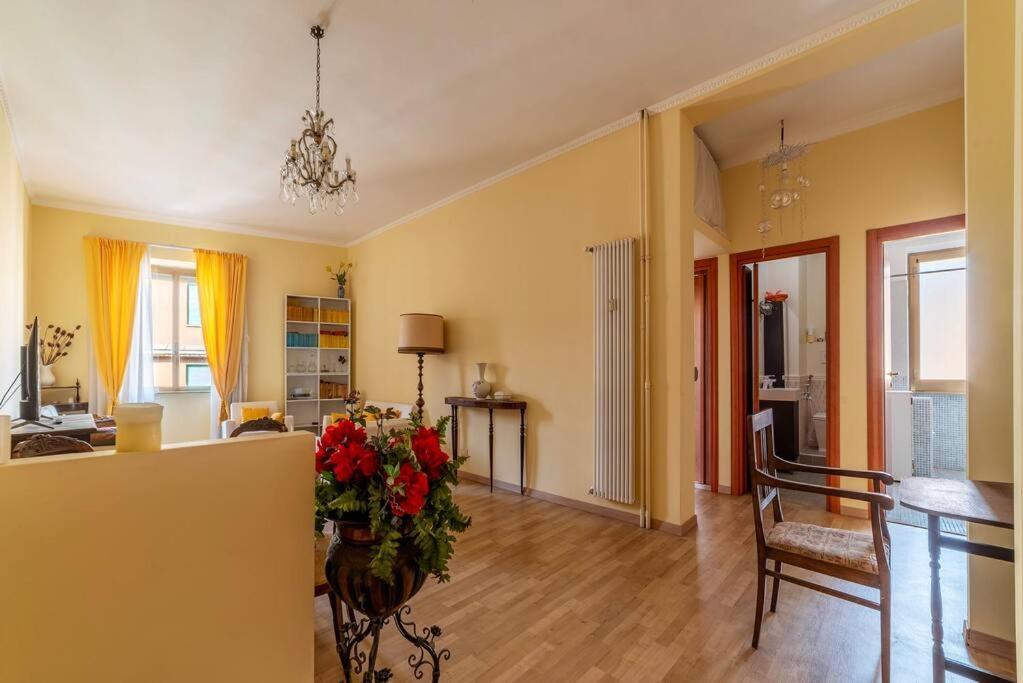 Elegante Appartamento Centrale Рим Екстер'єр фото